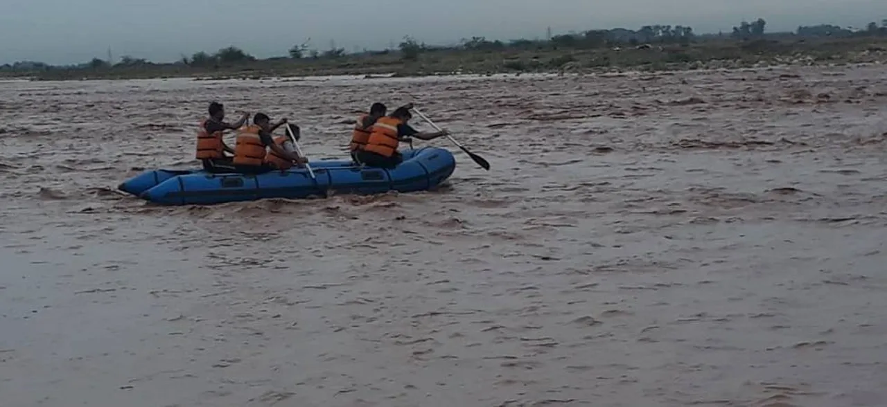 Jammu and Kashmir: Police, SDRF rescue 165 students in Shopian district