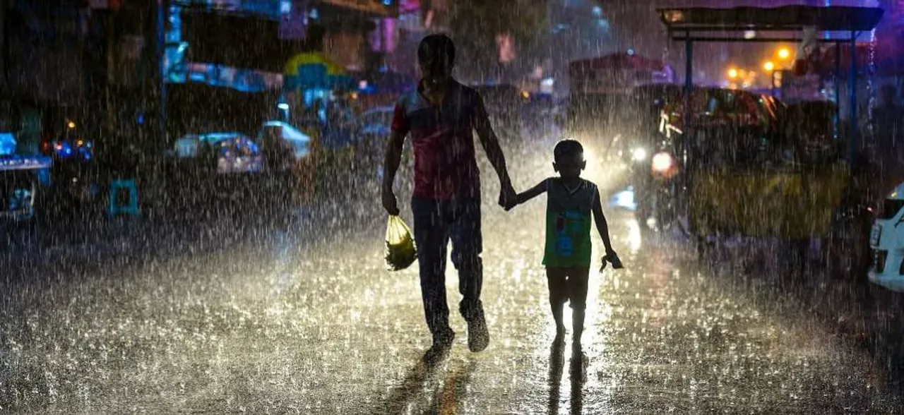 Delhi: Heavy rainfall claims one life in Narela; flight services disrupted