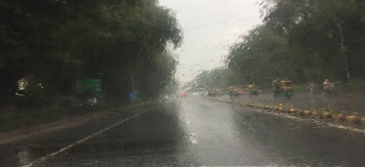 Weather report: Storm, heavy rains lash Delhi, Bihar, Rajasthan