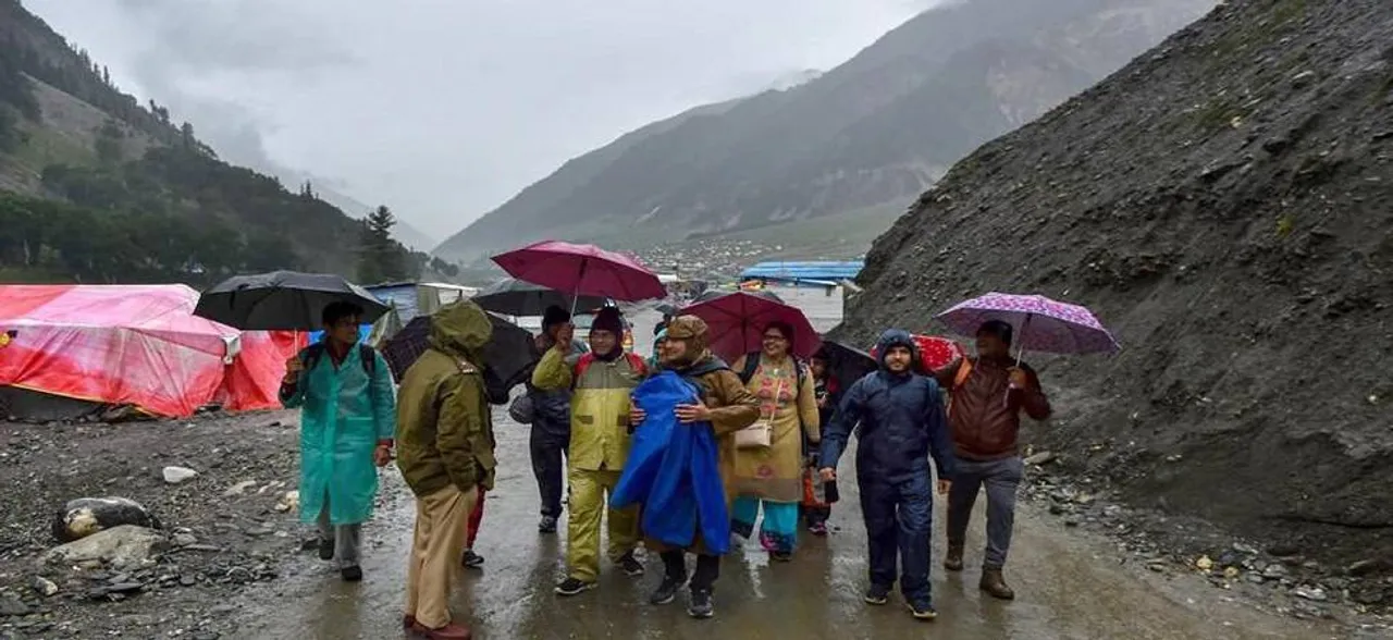 Amarnath Yatra resumes from Pahalgam route