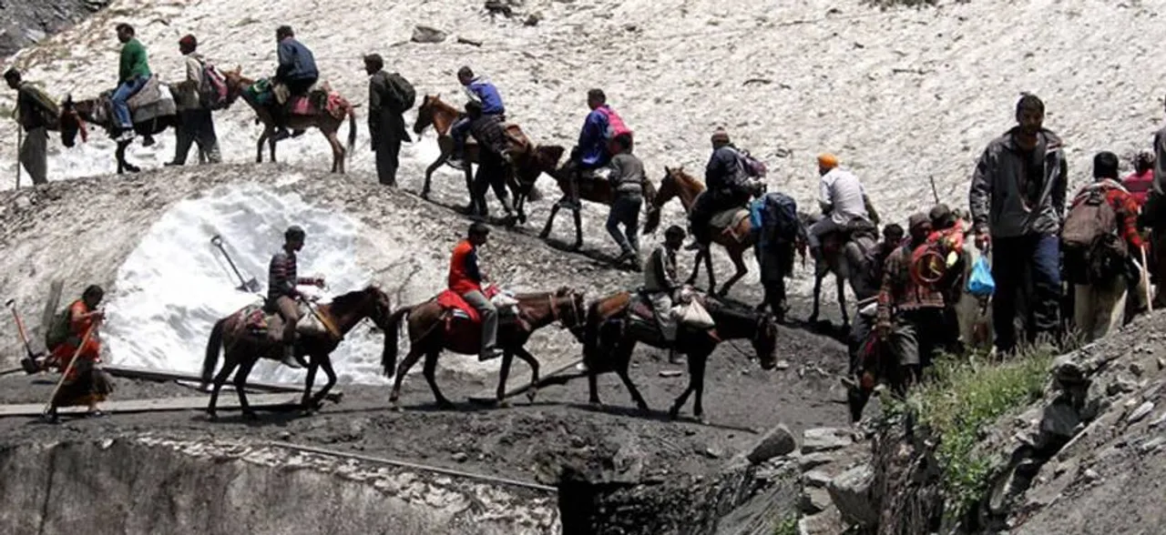 Two Amarnath pilgrims die in Anantnag road mishap; toll rises to 17
