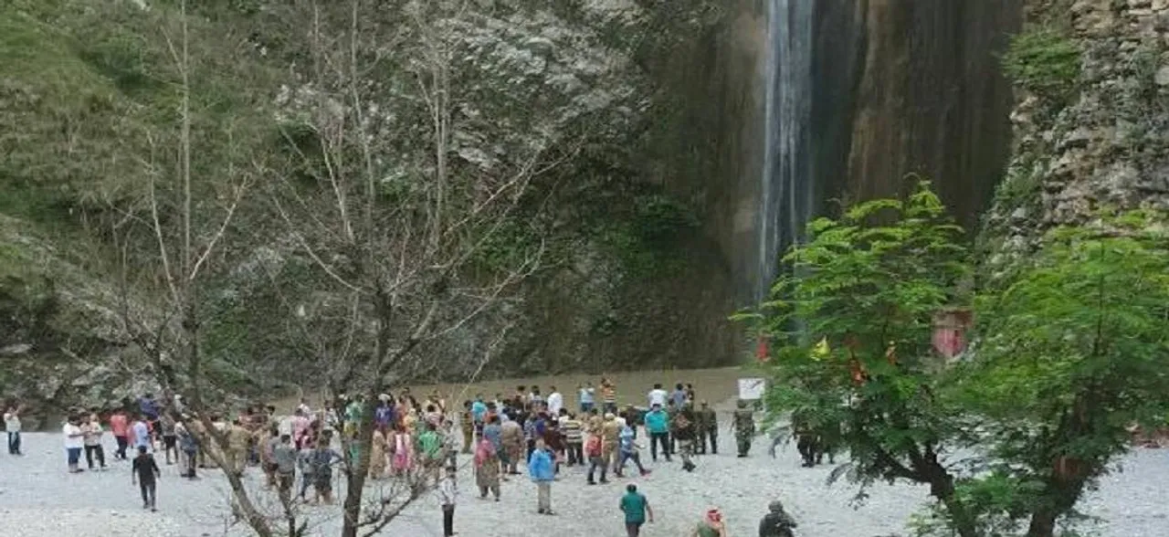 Jammu and Kashmir: Four killed, 25 injured as huge rock rolls down waterfall in Reasi