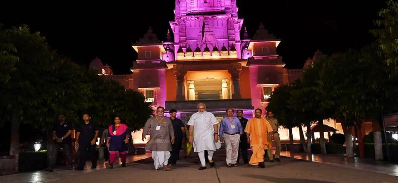 In a late night tour, Modi inspects development projects in Varanasi
