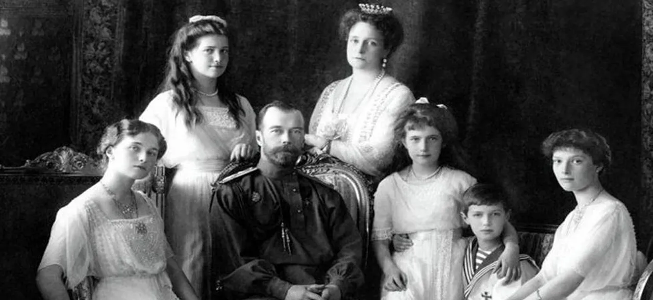 100,000 Russians mark 100 years since murder of last Tsar
