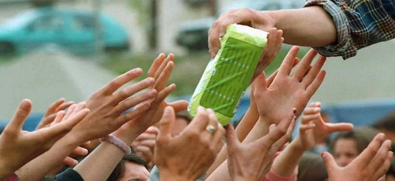 Sanitary napkins exempted from GST; Here is how Twitterati welcomed the decision with 'hugs' 