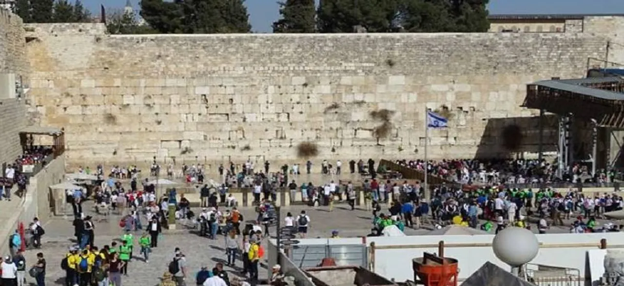 Stone from Jerusalem's Western Wall crashes into prayer area