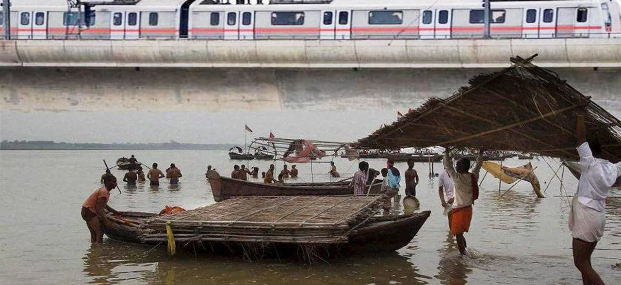 Flood scare in Delhi as Yamuna water level crosses danger mark; evacuation begins