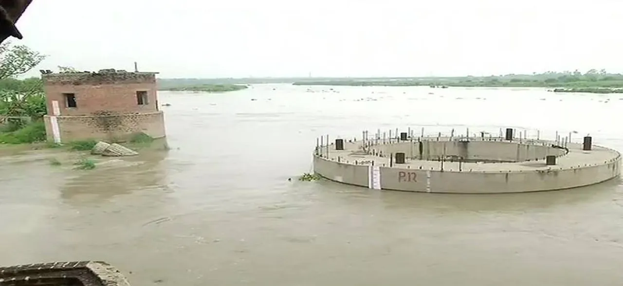 Yamuna water level rises to 206.05 metres, forces nearly 14,000 to evacuate to safer places