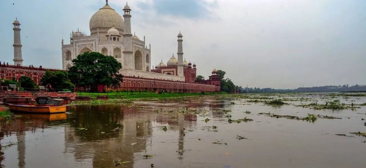 Yamuna continues to breach danger mark, water level reaches 206 metres