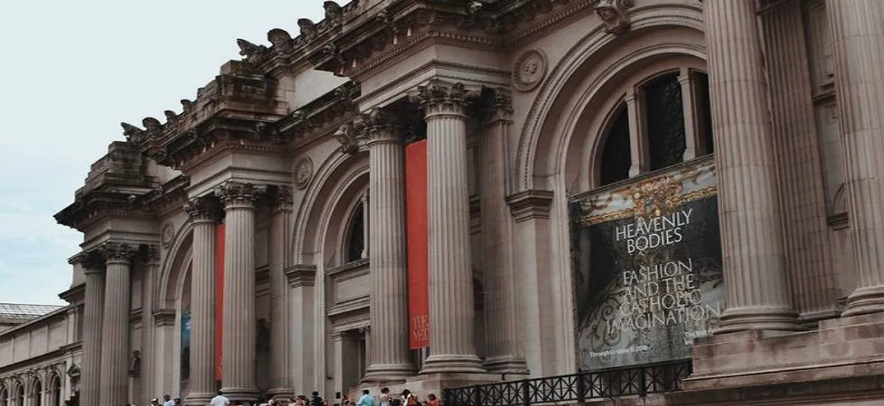 Metropolitan Museum of Art to return two ancient sculptures to India