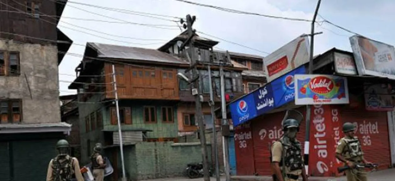 Independence Day 2018: Locals thrash people who tried to hoist tricolour at Srinagarâ€™s Lal Chowk