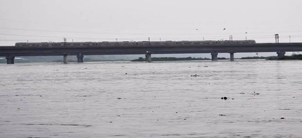 Delhi: Four stranded in Yamuna rescued