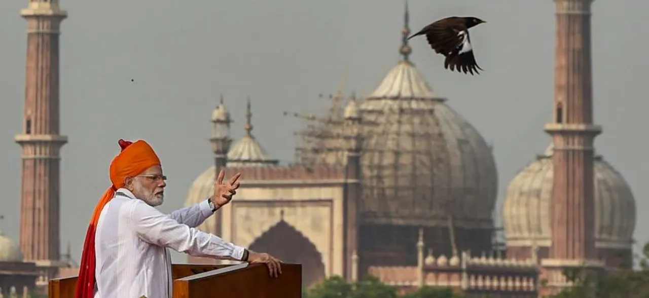 Country standing with all its might to help people facing flood fury: PM Modi during I-Day speech