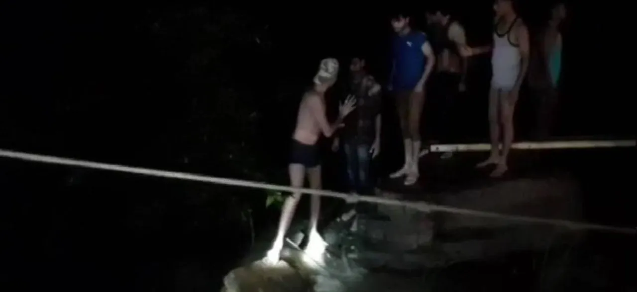 Madhya Pradesh: 11 people washed away while bathing in Shivpuri waterfall, 45 rescued