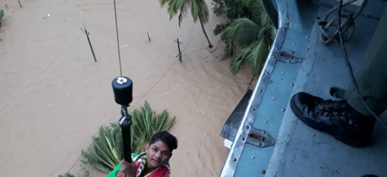 Kerala Flood Fury: Netizens laud video of Indian Navy saving a child in Aluva, goes viral