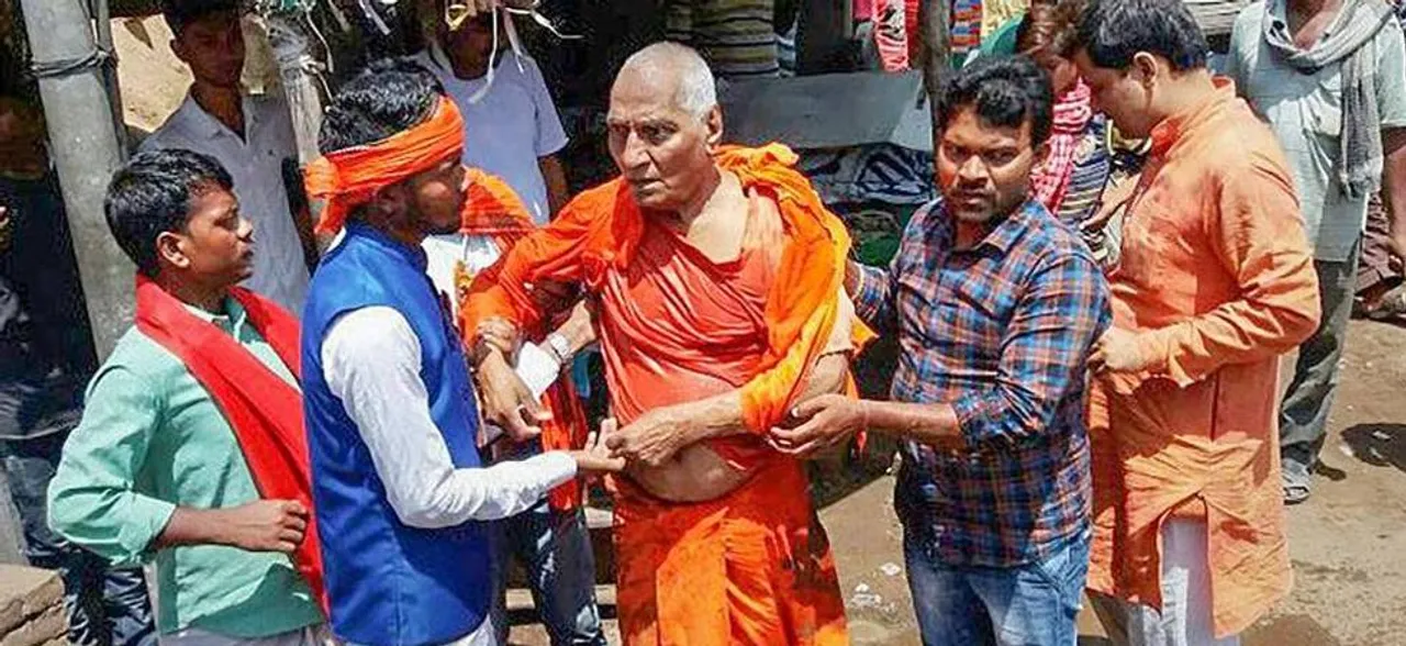 Agnivesh attacked on way to BJP office to pay homage to Vajpayee
