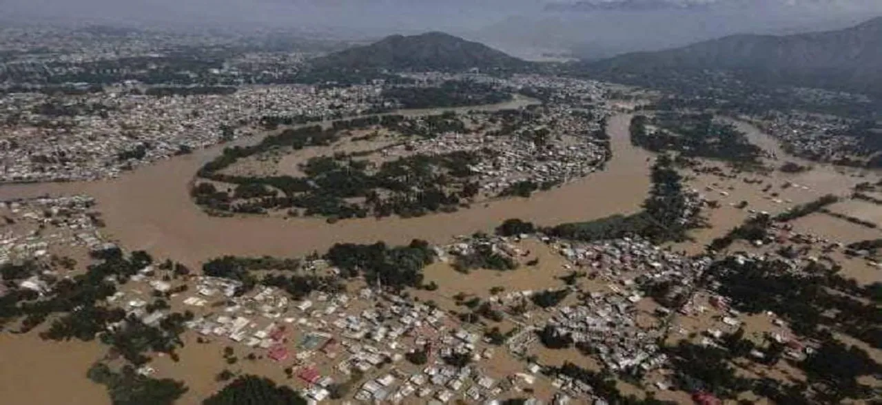 Unsung heroes bring smiles to stranded in rain ravaged Kerala