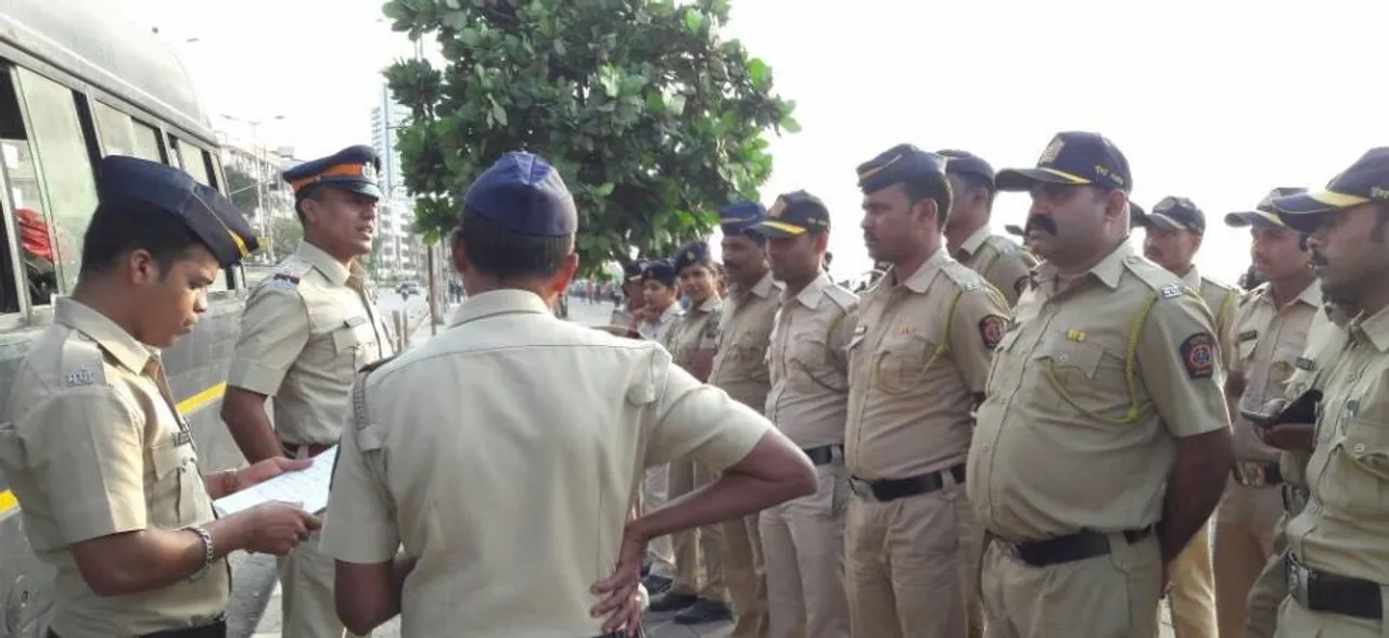 Mumbai Police's witty posts never fail to impress Netizens; Twitterati go gaga over it