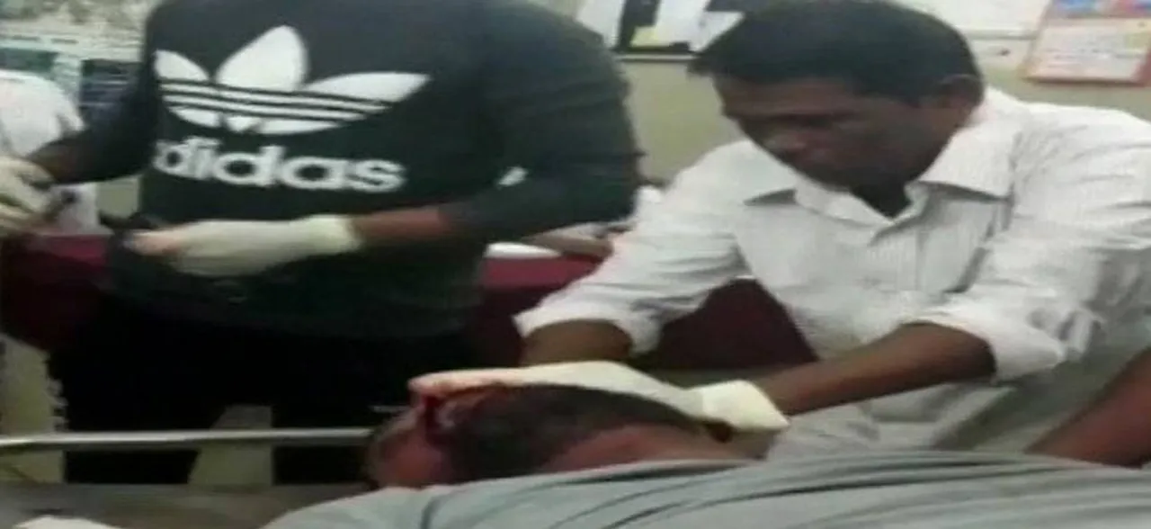 Sweeper turns 'surgeon' in Gujarat hospital, stitches patientâ€™s wound in presence of doctor