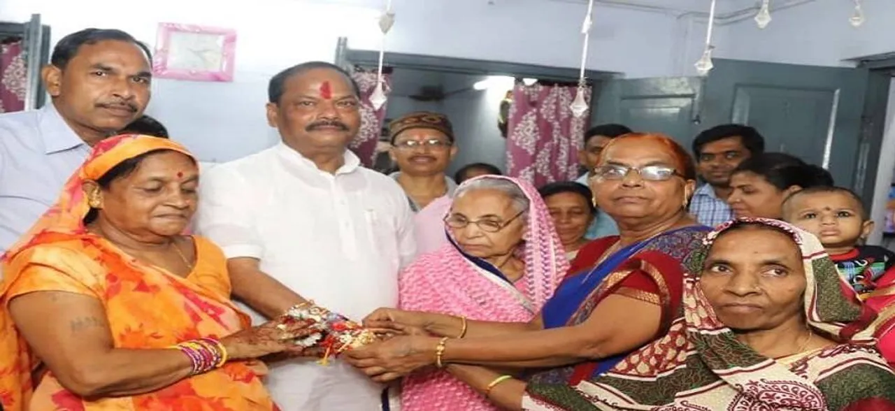 Jharkhand CM distributes 1000 gas connections on Rakhi day
