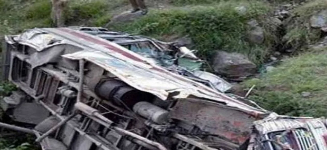Seven killed, 30 injured as two buses collide in Salem