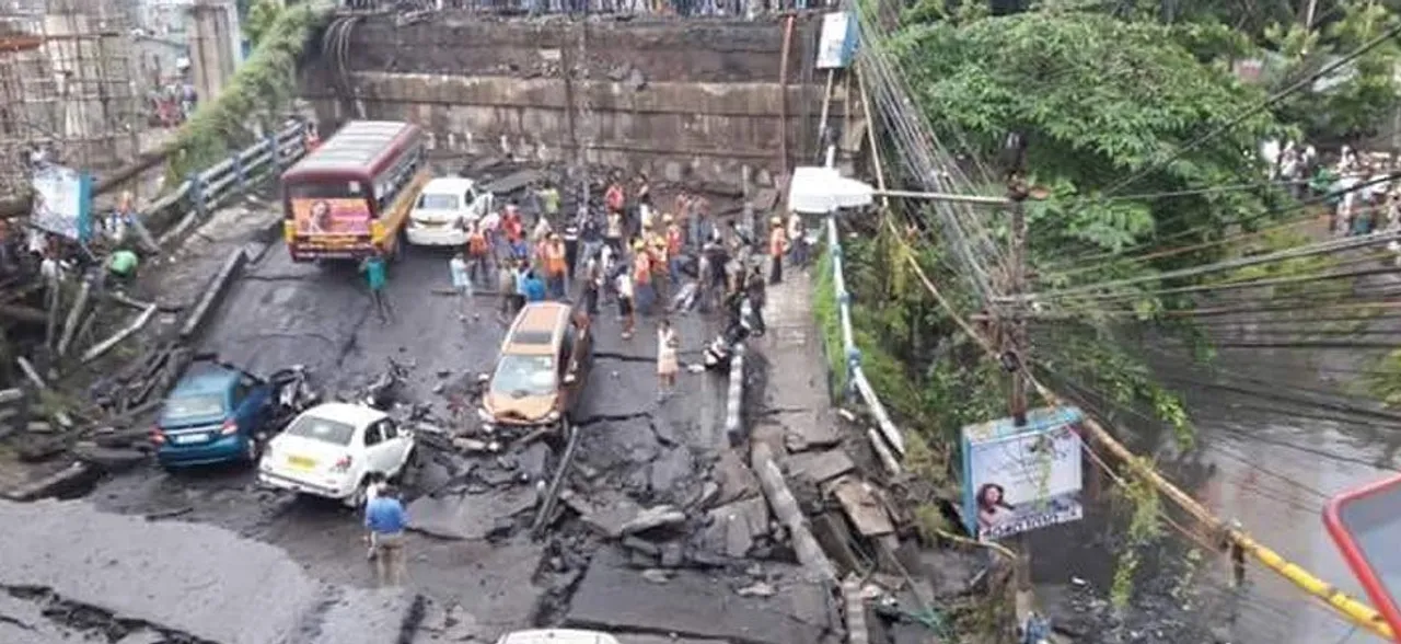 Kolkata Bridge Collapse Highlights: One killed, scores injured