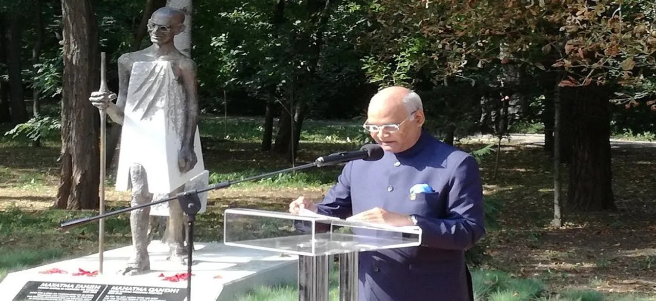 Kovind, Bulgarian president unveil Mahatma Gandhiâ€™s statue at South Park