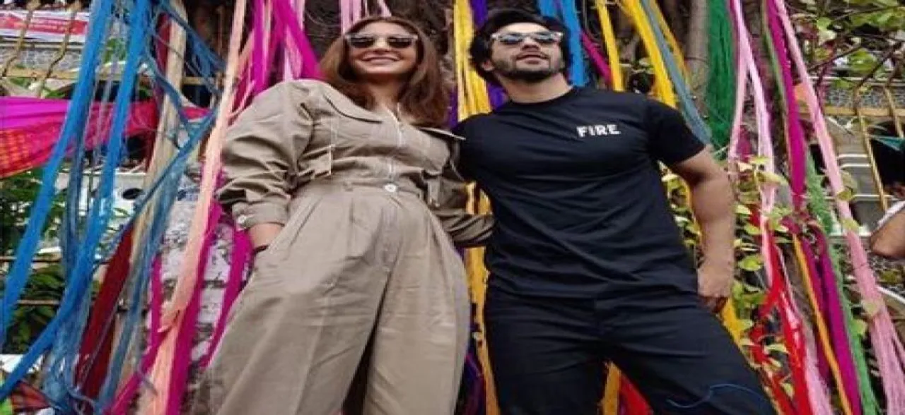 Anushka and Varun 'Sui Dhaaga-fying' Mumbai streets