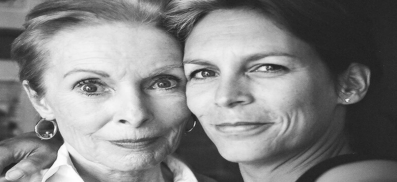 Jamie Lee Curtis says she never looks at herself in mirrors