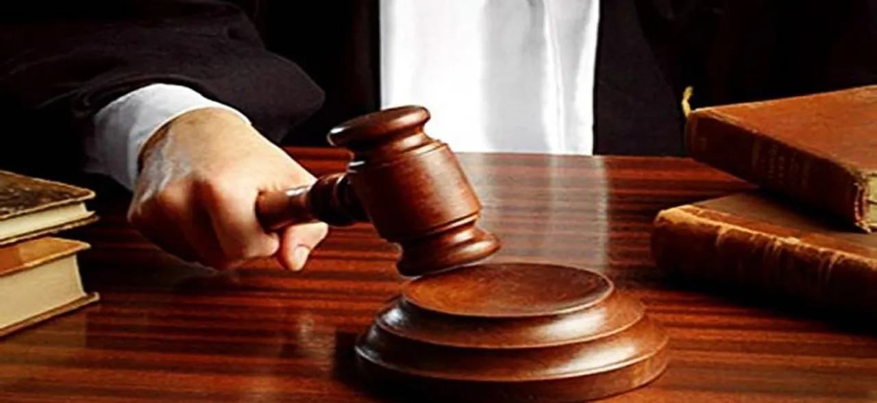 SC/ST Law: Supreme Court seeks response from Centre on pleas challenging new amendments