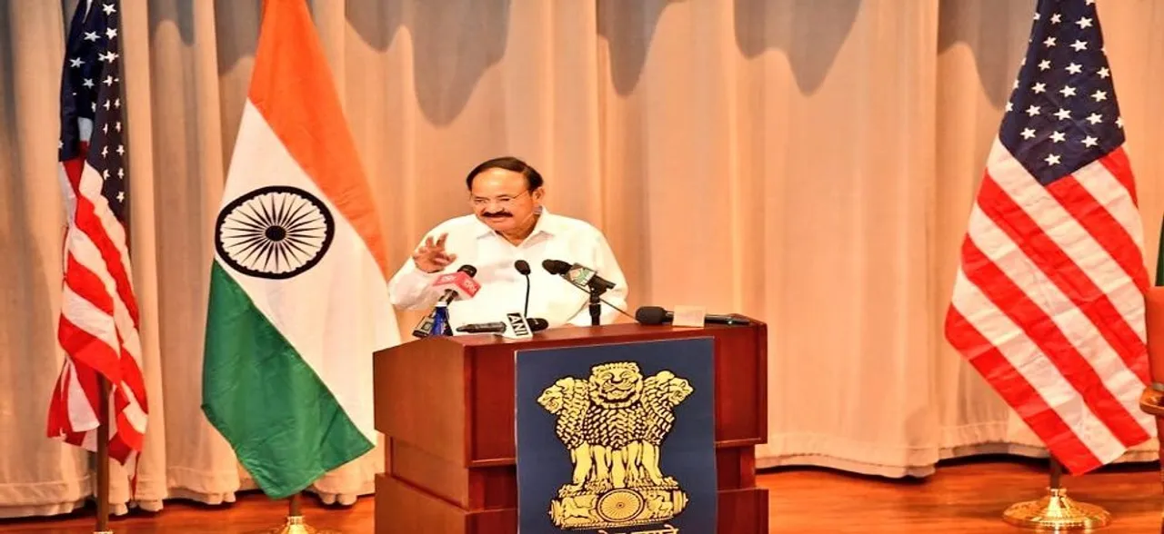 Some people trying to make word Hindu â€˜untouchable, â€˜intolerableâ€™: Naidu