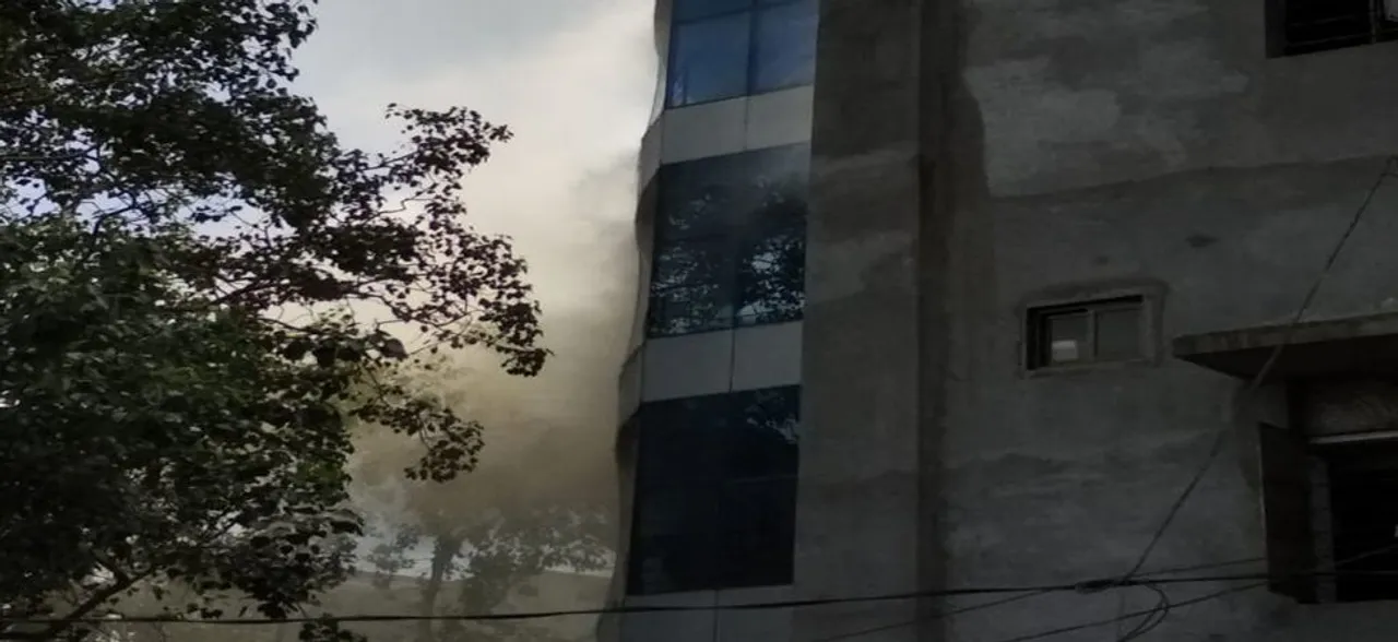 Fire in commercial building in Mumbai