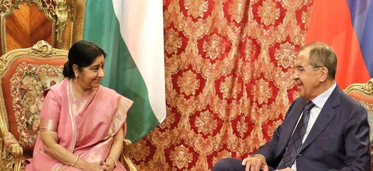 Sushma Swaraj meets Russian FM Lavrov in Moscow