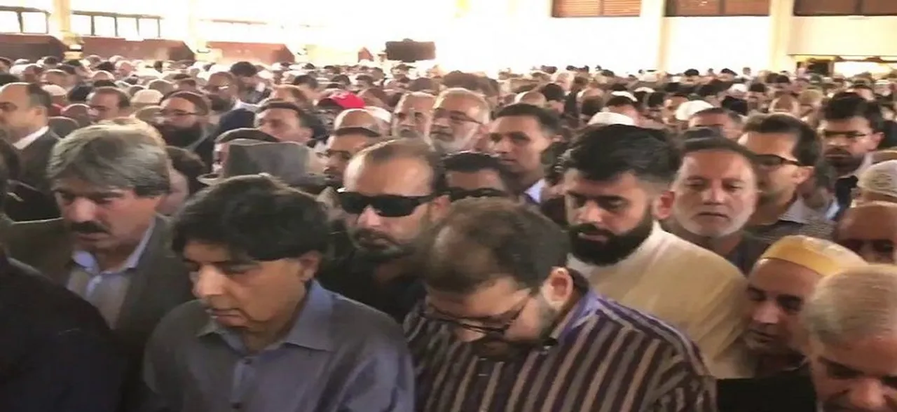 Hundreds attend funeral prayers of Nawaz Sharifâ€™s wife in London