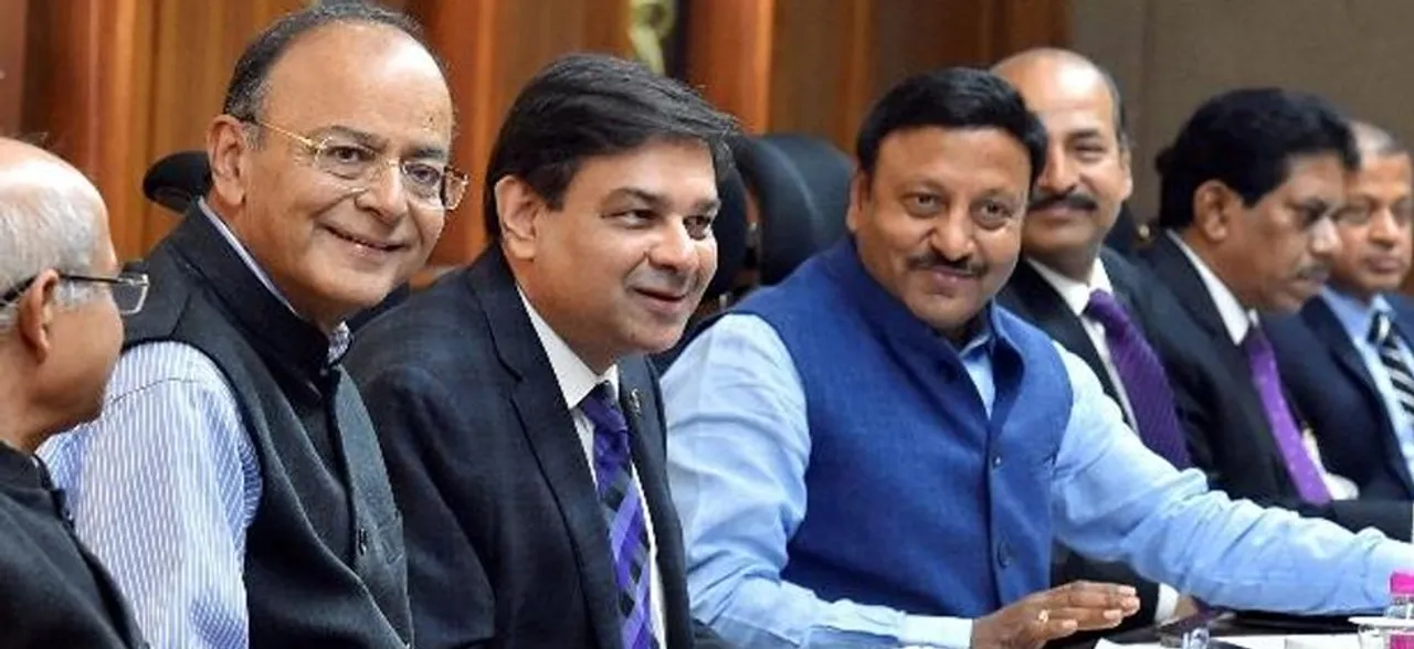 Inside PM Modiâ€™s economy review meeting - Masala Bonds, CAD and measures to boost rupee