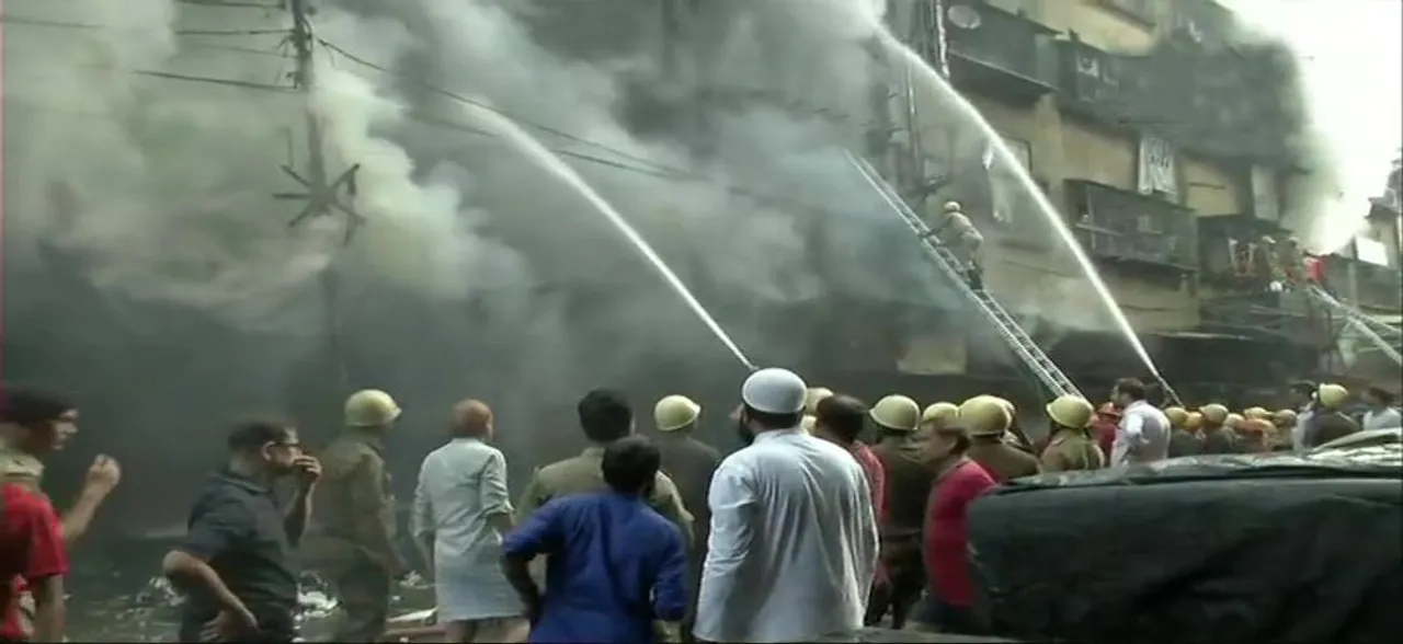 Kolkata Fire: Massive blaze at Bagri Market, 30 fire engines on spot