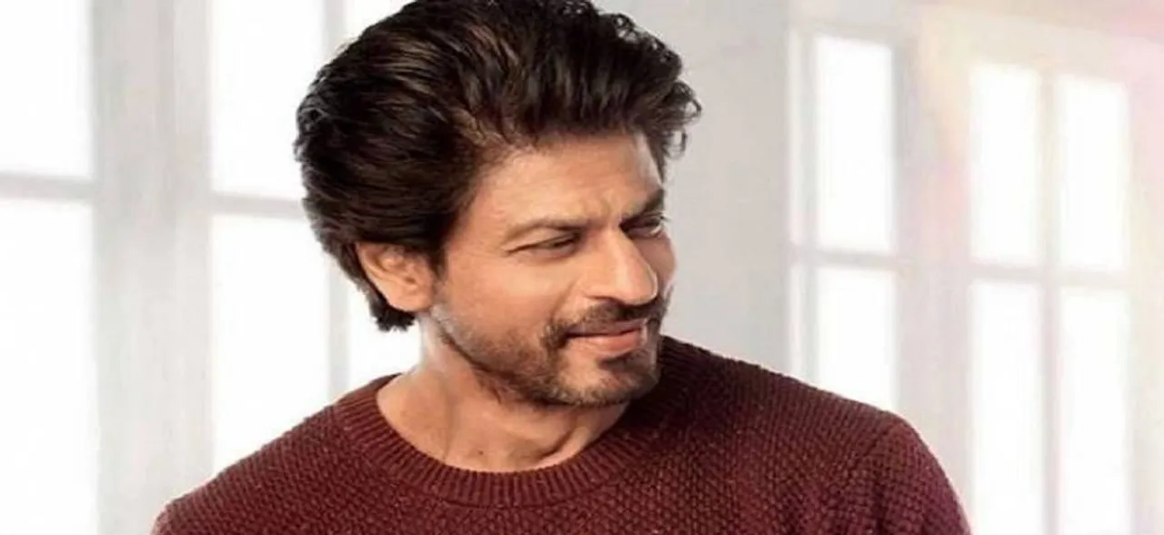Watch: Shah Rukh Khan attempts â€˜Sui Dhaaga Challengeâ€™ king style  