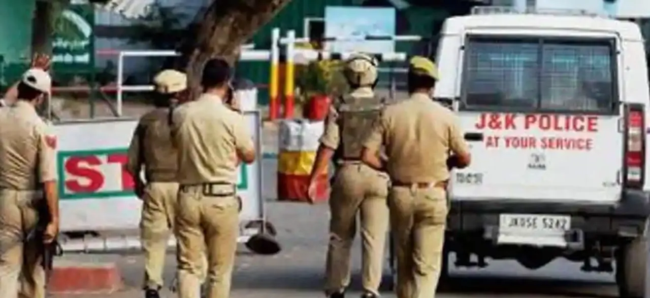 Kashmir cops on quitting spree after Hizbul Mujahideen's â€˜resign or dieâ€™ threat