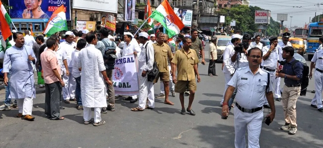 Bengal Bandh: BJP, Trinamool workers clash; rail, road traffic affected