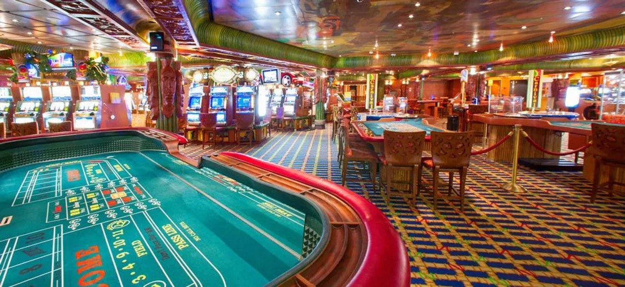 Goa govt gives Mandovi River casinos six-month extension