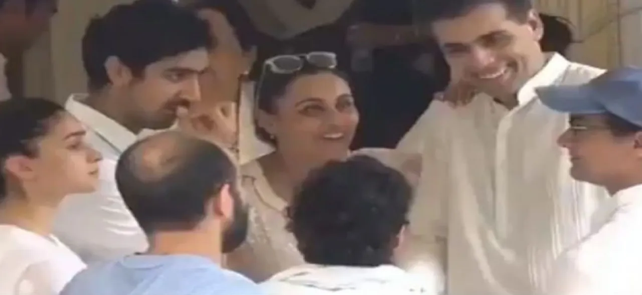 Twitterati shame Rani Mukherji, Karan Johar and Aamir Khan for cracking a smile at Krishna Raj Kapoor's funeral