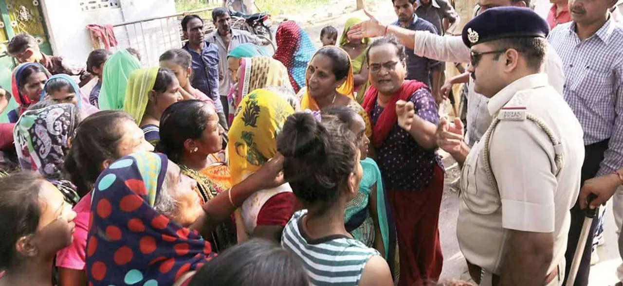 Gujarat: 50,000 migrant workers from UP, Bihar leave after protests over rape; 35 FIRs lodged