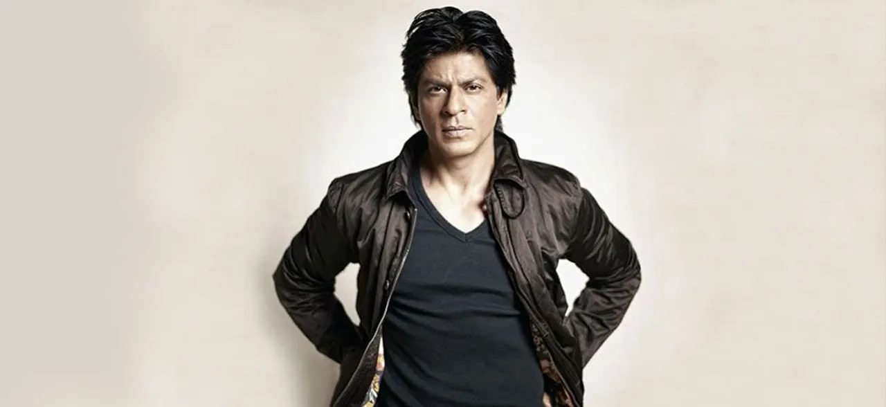 Shah Rukh Khan's sizzling 'after-bath selfie' has already garnered 1 million likes!