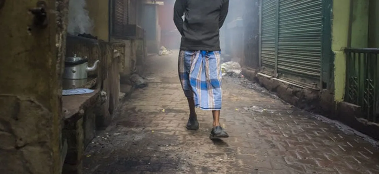 Attacks on migrants continue in Gujarat; seven Biharis thrashed for 'wearing lungi'