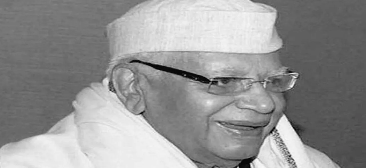 Manmohan, Rahul pay last respects to N D Tiwari