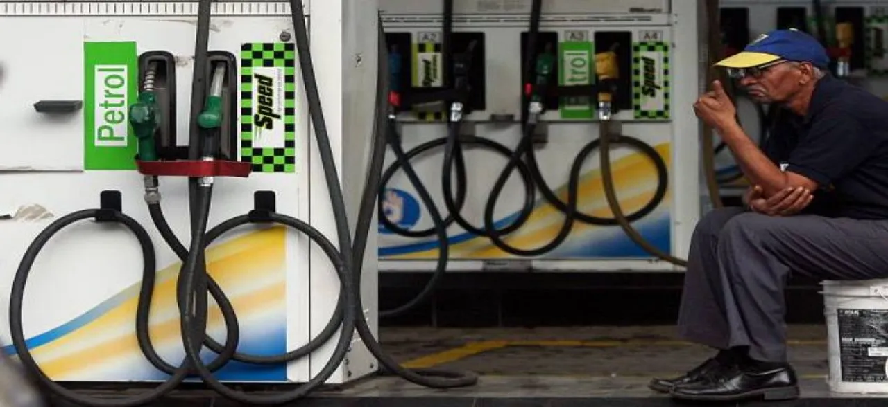 Petrol pumps, CNG dispensing units to remain shut in Delhi today