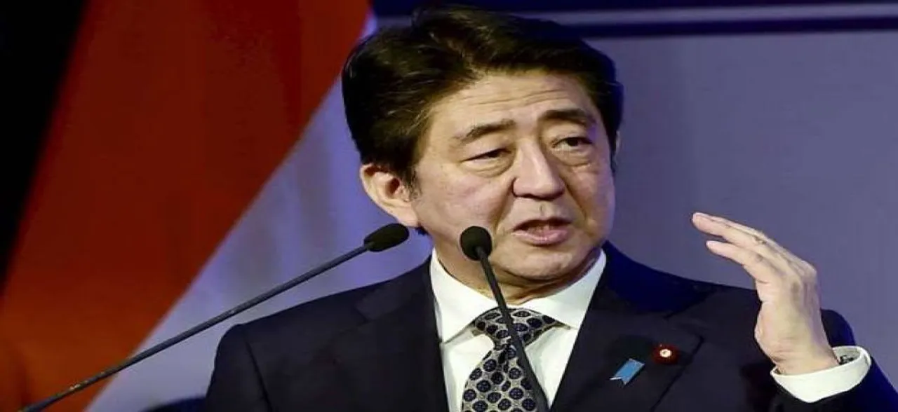 Japan PM Shinzo Abe welcomed near Tiananmen Square in rare China visit