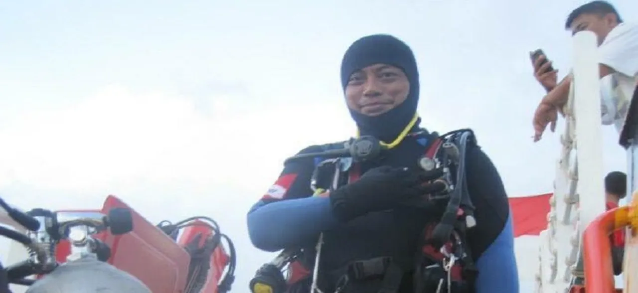 Diver dies in search for Indonesia jet crash dead
