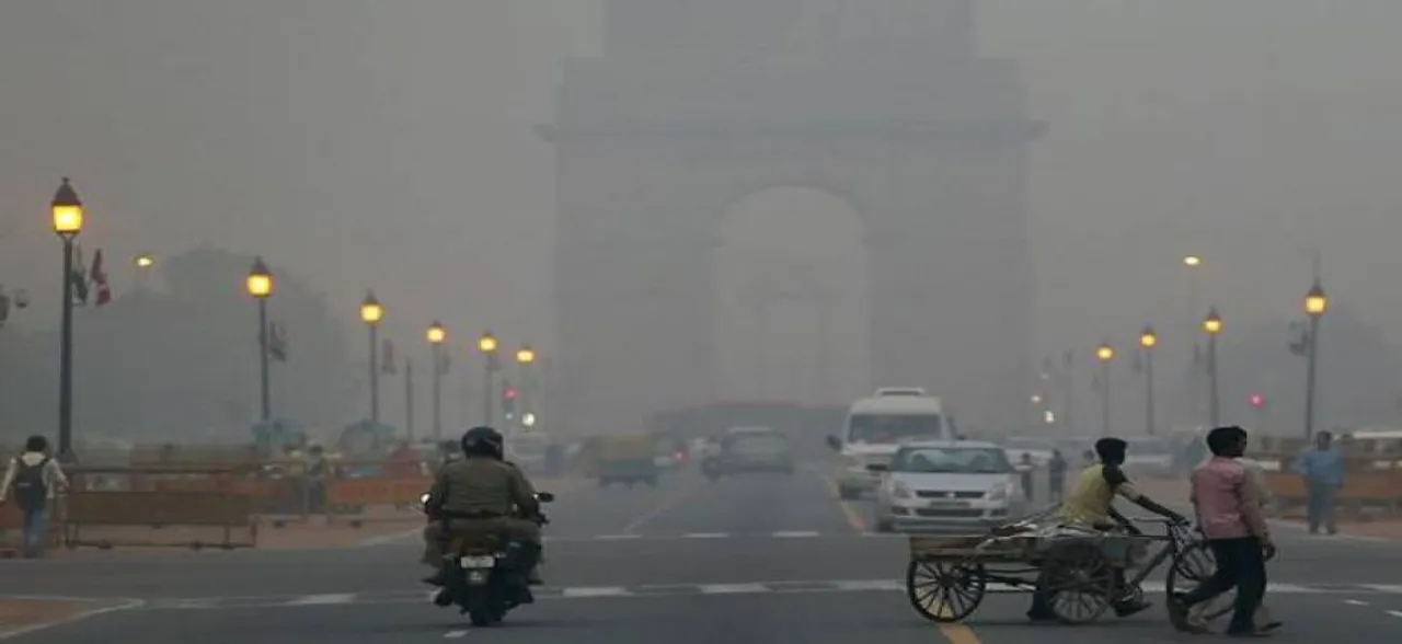 Delhi Air is Poisonous: People protest against â€˜Unbreathable Indiaâ€™ outside Environment Ministry office