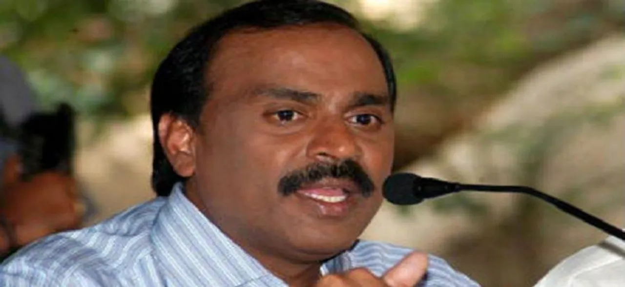Ponzi Scam: Janardhana Reddy appears before police for questioning in dramatic style 